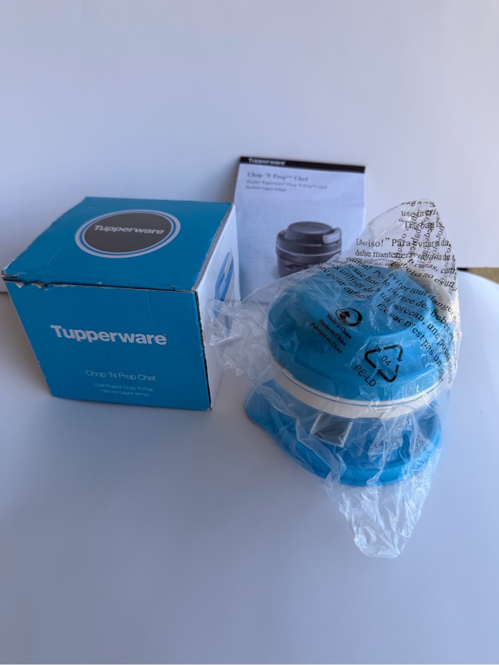 New in Box Tupperware Chop ‘N Prep Chef Manual Food Processor in Blue